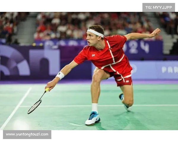 安赛龙2024中国公开赛决赛完美反手斜线扣杀夺冠展现世界顶级羽毛球水平